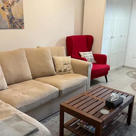 דירה Red Stone Kovagooers-palkoeve Egesz Evben - 200m A Balaton Parttol Kilatassal- Kutya Barat