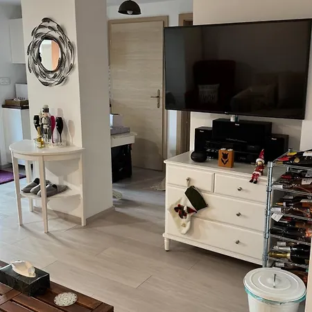 Red Stone Palkoeve 200m A Balaton Parttol Kilatassal Apartment