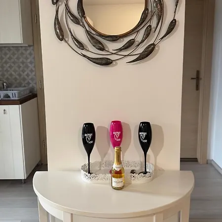 Lägenhet Red Stone Kovagooers-palkoeve Egesz Evben - 200m A Balaton Parttol Kilatassal- Kutya Barat