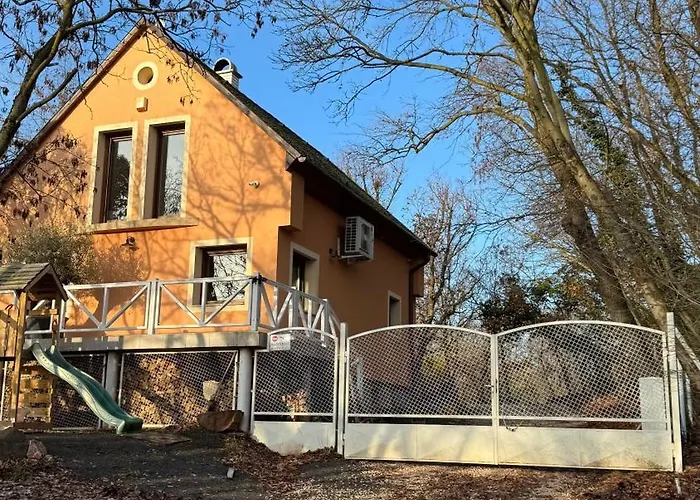 Red Stone Palkoeve 200m A Balaton Parttol Kilatassal- Kutya Barat